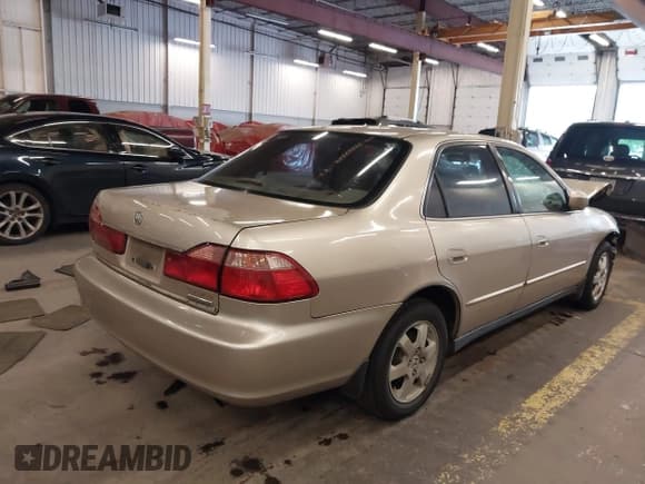 ✅ 2000 Honda Accord SE • VIN: JHMCG5672YC022973 • Lot: 42383351. Listed on IAAI with 280,143 mi. Free auction sales archive from the USA and detailed vehicle history report at DreamBid. Image 4.