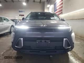 2024 Hyundai Kona SEL with VIN KM8HB3AB3RU147204, listed as a Copart auction lot 84325444 with 9,811 mi miles and Salvage title. Bid and sale history available at DreamBid. Image 5.
