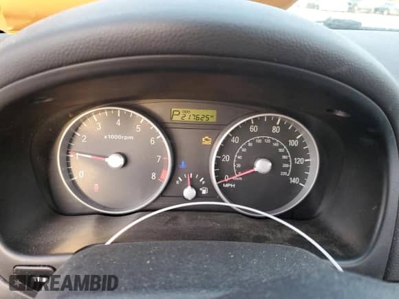 2007 Hyundai Accent GS z VIN KMHCM36C17U051588, wystawiony jako Copart lot #81412584 z przebiegiem 217 625 mil mil oraz Czysty tytuł • Clean title. Historia ofert i sprzedaży dostępna na DreamBid. Obrazek 9.