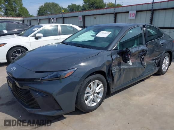 ✅ 2025 Toyota Camry SE • VIN: 4T1DAACK2SU187556 • Lot: 43160837. Listed on IAAI with 8,794 mi. Free auction sales archive from the USA and detailed vehicle history report at DreamBid. Image 2.