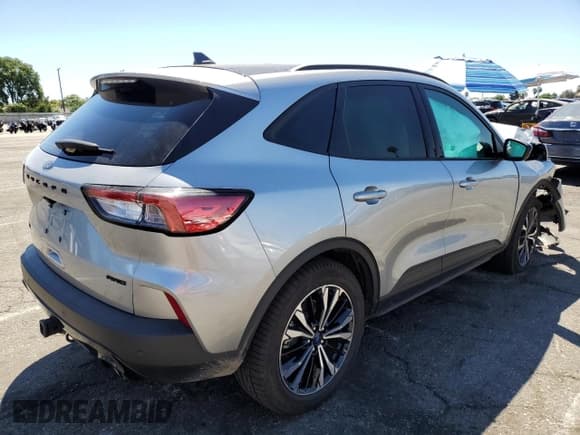 ✅ 2022 Ford Escape SEL • VIN: 1FMCU9H97NUB86723 • Lot: 71304095. Listed on Copart with 11,472 mi. Free auction sales archive from the USA and detailed vehicle history report at DreamBid. Image 3.