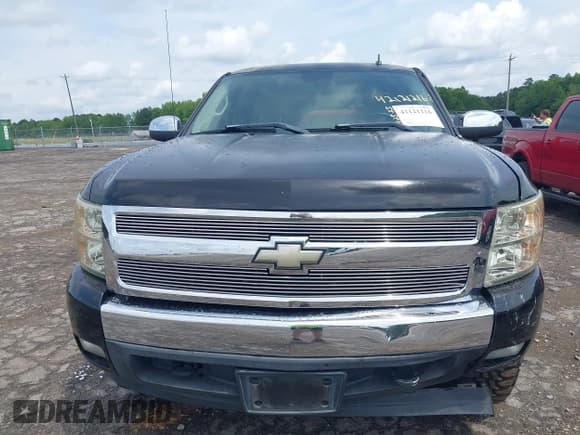 ✅ 2007 Chevrolet Silverado 1500 1LT • VIN: 2GCEC13J971689624 • Lot: 42121216. Wystawiony na IAAI z przebiegiem 171 156 mil. Bezpłatny archiwum sprzedaży aukcyjnych z USA i szczegółowy raport historii pojazdu na DreamBid. Zdjęcie 11.