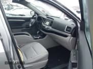 ✅ 2015 Toyota Highlander LE • VIN: 5TDBKRFH3FS157483 • Lot: 41554842. Listed on IAAI with 129,621 mi. Free auction sales archive from the USA and detailed vehicle history report at DreamBid. Image 5.