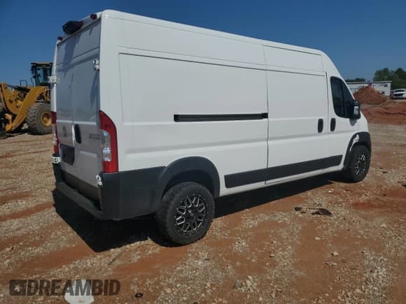 ✅ 2023 Ram ProMaster Cargo • VIN: 3C6LRVDGXPE503860 • Lot: 93735555. Wystawiony na Copart z przebiegiem Nie podano. Bezpłatny archiwum sprzedaży aukcyjnych z USA i szczegółowy raport historii pojazdu na DreamBid. Zdjęcie 3.