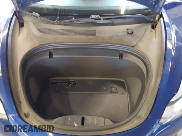 ✅ 2020 Tesla Model 3 Standard Range Plus • VIN: 5YJ3E1EA9LF706721 • Lot: 43574673. Wystawiony na IAAI z przebiegiem 58 095 mil. Bezpłatny archiwum sprzedaży aukcyjnych z USA i szczegółowy raport historii pojazdu na DreamBid. Zdjęcie 10.