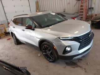 2021 Chevrolet Blazer LT z VIN 3GNKBHRS3MS517157, wystawiony jako IAAI lot #42932210 z przebiegiem 94 876 mil mil oraz . Historia ofert i sprzedaży dostępna na DreamBid. Obrazek 1.