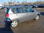 ✅ 2008 Chevrolet Aveo LS • VIN: KL1TD66668B071839 • Lot: 41531090. Wystawiony na IAAI z przebiegiem 132 953 mil. Bezpłatny archiwum sprzedaży aukcyjnych z USA i szczegółowy raport historii pojazdu na DreamBid. Zdjęcie 4.