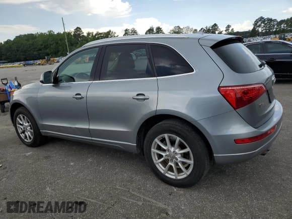 ✅ 2011 Audi Q5 Premium • VIN: WA1CFAFP3BA095165 • Лот: 64927405. Опубликован ранее на Copart с пробегом 80 936 миль. Бесплатный доступ к архиву аукционных продаж из США и подробный отчёт об истории автомобиля на DreamBid. Изображение 2.