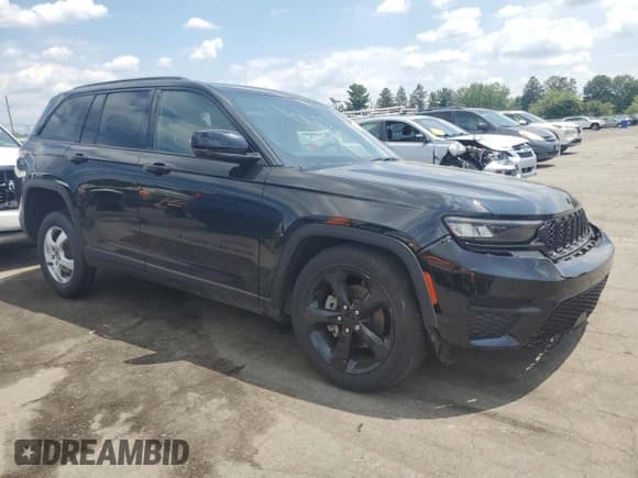 ✅ 2024 Jeep Grand Cherokee Laredo • VIN: 1C4RJHAG9RC247513 • Lot: 65782635. Listed on Copart with 15,371 mi. Free auction sales archive from the USA and detailed vehicle history report at DreamBid. Image 4.