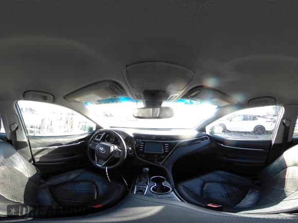 ✅ 2018 Toyota Camry SE • VIN: 4T1B11HK5JU088521 • Лот: 43708708. Опубликован ранее на IAAI с пробегом 139 147 миль. Бесплатный доступ к архиву аукционных продаж из США и подробный отчёт об истории автомобиля на DreamBid. Изображение 18.