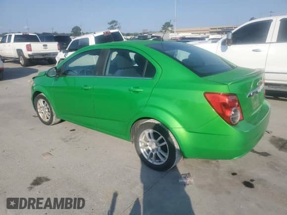 ✅ 2015 Chevrolet Sonic LT • VIN: 1G1JC5SB3F4132963 • Lot: 71799025. Wystawiony na Copart z przebiegiem 76 689 mil. Bezpłatny archiwum sprzedaży aukcyjnych z USA i szczegółowy raport historii pojazdu na DreamBid. Zdjęcie 2.