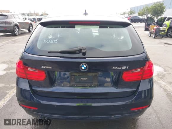 ✅ 2014 BMW 3 Series 328i xDrive • VIN: WBA3G7C54EKN36564 • Лот: 43726260. Опубликован ранее на IAAI с пробегом 160 145 миль. Бесплатный доступ к архиву аукционных продаж из США и подробный отчёт об истории автомобиля на DreamBid. Изображение 17.