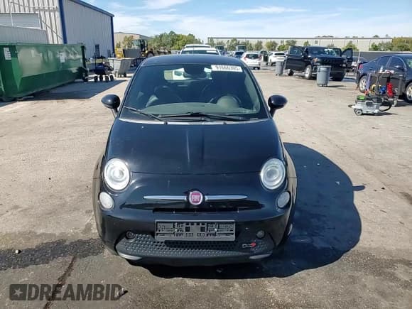 ✅ 2014 FIAT 500e • VIN: 3C3CFFGE3ET244823 • Lot: 91660305. Wystawiony na Copart z przebiegiem 49 285 mil. Bezpłatny archiwum sprzedaży aukcyjnych z USA i szczegółowy raport historii pojazdu na DreamBid. Zdjęcie 14.