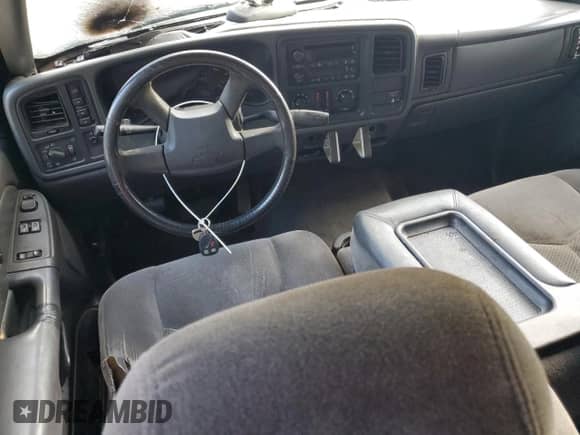 2006 Chevrolet Silverado 2500HD LT1 с VIN 1GCHK29D26E164070, выставлен на аукционе Copart как лот 90705675 с пробегом Не указан миль и На запчасти • Non repairable. История ставок и продаж доступна на DreamBid. Изображение 8.