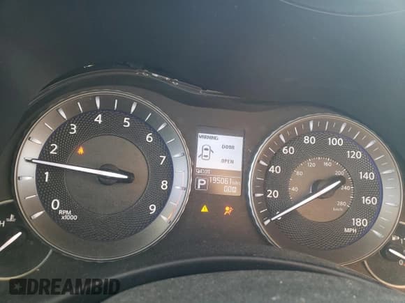 ✅ 2015 Infiniti Q70 • VIN: JN1BY1AP4FM542466 • Lot: 92323585. Wystawiony na Copart z przebiegiem 195 061 mil. Bezpłatny archiwum sprzedaży aukcyjnych z USA i szczegółowy raport historii pojazdu na DreamBid. Zdjęcie 9.