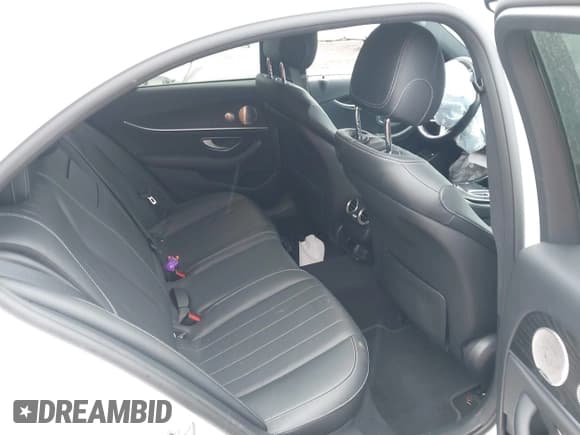 ✅ 2021 Mercedes-Benz E 350 • VIN: W1KZF8EB6MB001569 • Lot: 41651693. Wystawiony na IAAI z przebiegiem 35 156 mil. Bezpłatny archiwum sprzedaży aukcyjnych z USA i szczegółowy raport historii pojazdu na DreamBid. Zdjęcie 8.