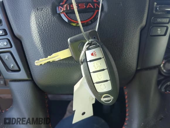 ✅ 2023 Nissan Titan Pro-4X • VIN: 1N6AA1FB8PN103810 • Lot: 40437256. Wystawiony na IAAI z przebiegiem 16 861 mil. Bezpłatny archiwum sprzedaży aukcyjnych z USA i szczegółowy raport historii pojazdu na DreamBid. Zdjęcie 11.