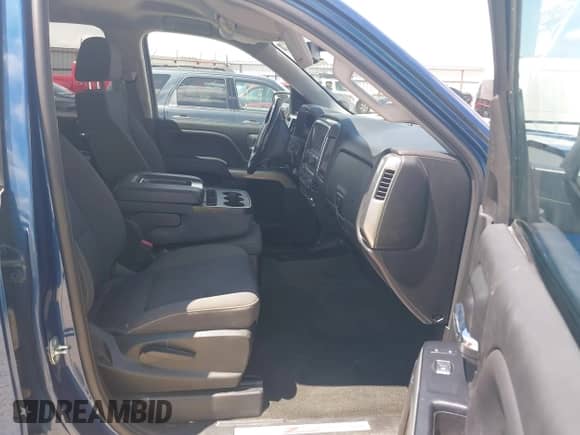 2017 Chevrolet Silverado 1500 LT с VIN 1GCVKRECXHZ325494, выставлен на аукционе IAAI как лот 42737160 с пробегом 43 946 миль миль и . История ставок и продаж доступна на DreamBid. Изображение 5.