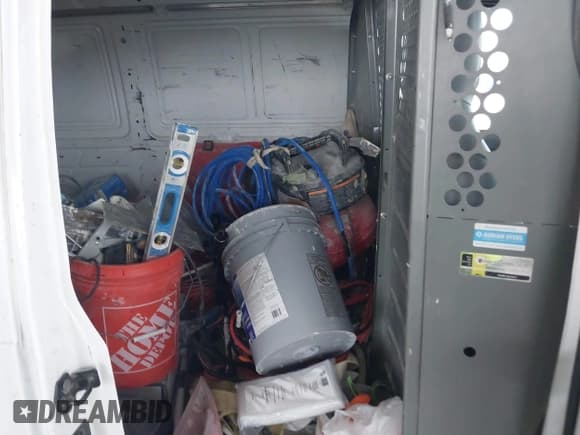 ✅ 2012 Ford Econoline Cargo Commercial • VIN: 1FTNS2EW4CDA01478 • Lot: 42306606. Wystawiony na IAAI z przebiegiem 213 597 mil. Bezpłatny archiwum sprzedaży aukcyjnych z USA i szczegółowy raport historii pojazdu na DreamBid. Zdjęcie 8.