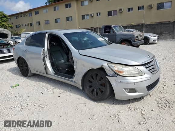 2011 Hyundai Genesis с VIN KMHGC4DE2BU131814, выставлен на аукционе Copart как лот 72397084 с пробегом 205 962 миль миль и На запчасти • Non repairable. История ставок и продаж доступна на DreamBid. Изображение 4.