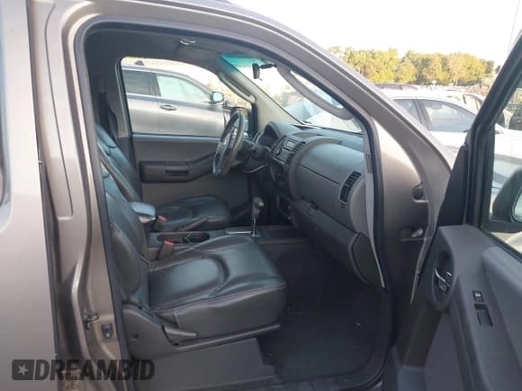 ✅ 2006 Nissan Xterra X • VIN: 5N1AN08U76C557004 • Lot: 43403339. Wystawiony na IAAI z przebiegiem 175 070 mil. Bezpłatny archiwum sprzedaży aukcyjnych z USA i szczegółowy raport historii pojazdu na DreamBid. Zdjęcie 5.