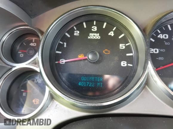 ✅ 2007 Chevrolet Silverado 1500 1LT • VIN: 2GCEC13J971531770 • Lot: 42486035. Wystawiony na IAAI z przebiegiem 401 722 mil. Bezpłatny archiwum sprzedaży aukcyjnych z USA i szczegółowy raport historii pojazdu na DreamBid. Zdjęcie 7.