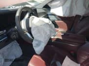 ✅ 2023 BMW i7 xDrive60 • VIN: WBY53EJ02PCN43351 • Lot: 43082397. Wystawiony na IAAI z przebiegiem 33 929 mil. Bezpłatny archiwum sprzedaży aukcyjnych z USA i szczegółowy raport historii pojazdu na DreamBid. Zdjęcie 19.