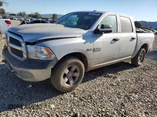 2017 Ram 1500 Express z VIN 3C6RR7KT6HG795471, wystawiony jako Copart lot #82071085 z przebiegiem 255 846 mil mil oraz Szkoda całkowita • Salvage title. Historia ofert i sprzedaży dostępna na DreamBid. Obrazek 1.