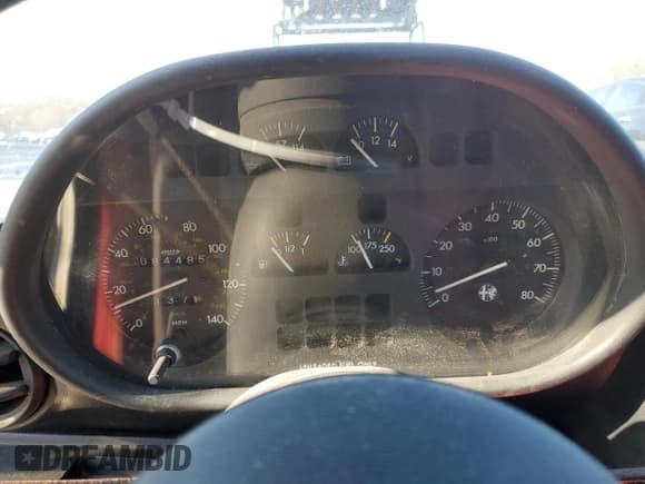 ✅ 1986 Alfa Romeo Spider Veloce • VIN: ZARBA5419G1040612 • Lot: 42347965. Listed on Copart with 84,485 mi. Free auction sales archive from the USA and detailed vehicle history report at DreamBid. Image 9.