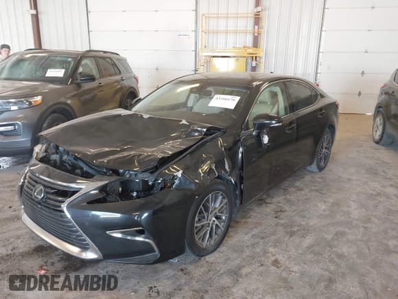 ✅ 2016 Lexus ES 330 • VIN: JTHBK1GG2G2236674 • Лот: 43360170. Опубликован ранее на IAAI с пробегом 113 169 миль. Бесплатный доступ к архиву аукционных продаж из США и подробный отчёт об истории автомобиля на DreamBid. Изображение 6.