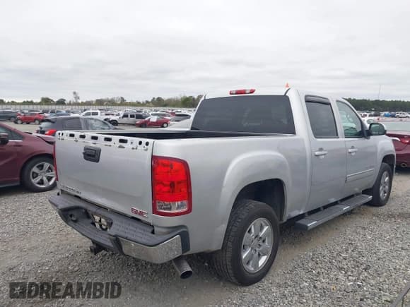 ✅ 2012 GMC Sierra 1500 SLT • VIN: 3GTP1WE07CG185493 • Lot: 43571585. Listed on IAAI with 206,729 mi. Free auction sales archive from the USA and detailed vehicle history report at DreamBid. Image 6.