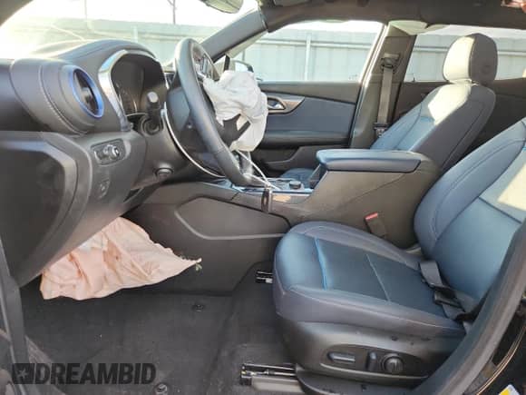 2024 Chevrolet Blazer RS z VIN 3GNKBKRS9RS187013, wystawiony jako Copart lot #85504805 z przebiegiem 25 555 mil mil oraz Szkoda całkowita • Salvage title. Historia ofert i sprzedaży dostępna na DreamBid. Obrazek 7.