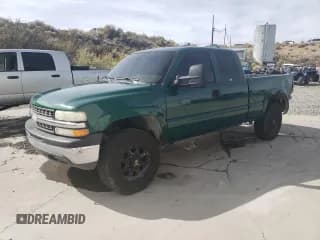 ✅ 2000 Chevrolet Silverado 2500 LS • VIN: 1GCGK29U7YE143083 • Lot: 75055554. Wystawiony na Copart z przebiegiem 174 277 mil. Bezpłatny archiwum sprzedaży aukcyjnych z USA i szczegółowy raport historii pojazdu na DreamBid. Zdjęcie 1.