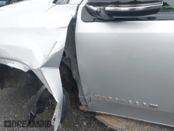 ✅ 2024 Jeep Wagoneer Series II • VIN: 1C4SJSBP6RS175401 • Lot: 43881937. Listed on IAAI with 32,601 mi. Free auction sales archive from the USA and detailed vehicle history report at DreamBid. Image 19.