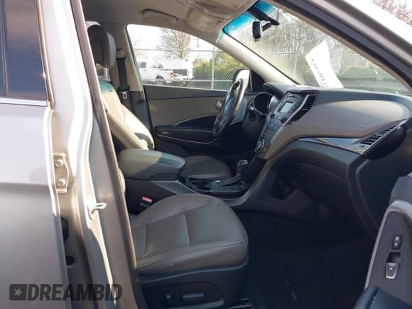 ✅ 2013 Hyundai Santa Fe Limited • VIN: KM8SRDHF0DU004798 • Лот: 43870276. Опубликован ранее на IAAI с пробегом 241 474 миль. Бесплатный доступ к архиву аукционных продаж из США и подробный отчёт об истории автомобиля на DreamBid. Изображение 5.