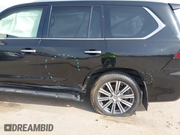 ✅ 2016 Lexus LX 570 • VIN: JTJHY7AXXG4217667 • Lot: 42633873. Listed on IAAI with 100,132 mi. Free auction sales archive from the USA and detailed vehicle history report at DreamBid. Image 6.