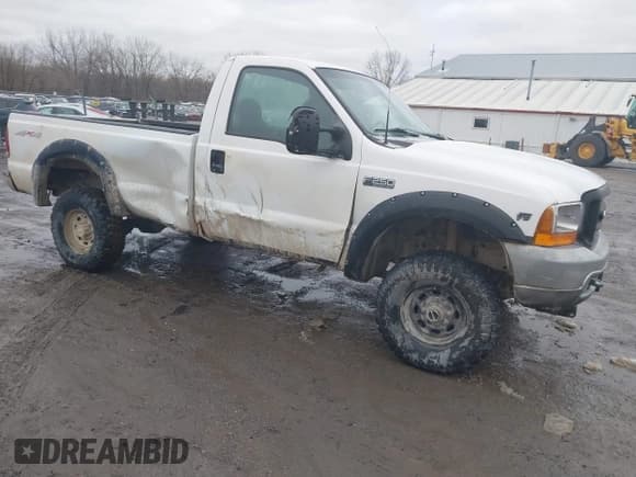 ✅ 1999 Ford F-250 XL • VIN: 1FTNF21L7XEC89108 • Lot: 41733933. Listed on IAAI with 135,893 mi. Free auction sales archive from the USA and detailed vehicle history report at DreamBid. Image 1.