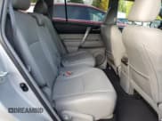 ✅ 2013 Toyota Highlander Plus • VIN: 5TDBK3EH6DS209247 • Лот: 93671325. Опубликован ранее на Copart с пробегом 140 610 миль. Бесплатный доступ к архиву аукционных продаж из США и подробный отчёт об истории автомобиля на DreamBid. Изображение 11.