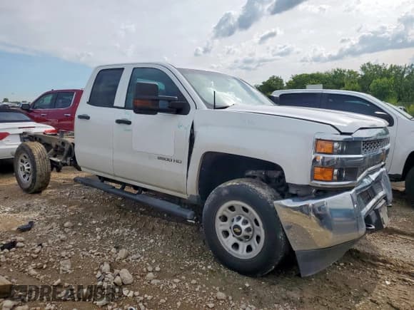 ✅ 2019 Chevrolet Silverado 2500HD Work Truck • VIN: 2GB2CREGXK1205895 • Лот: 63804275. Опубликован ранее на Copart с пробегом 108 520 миль. Бесплатный доступ к архиву аукционных продаж из США и подробный отчёт об истории автомобиля на DreamBid. Изображение 4.