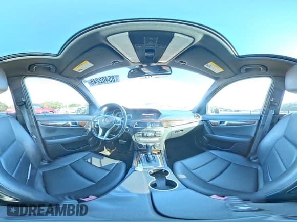 ✅ 2012 Mercedes-Benz C 250 Sport • VIN: WDDGF4HB2CR231966 • Лот: 85402245. Опубликован ранее на Copart с пробегом 71 415 миль. Бесплатный доступ к архиву аукционных продаж из США и подробный отчёт об истории автомобиля на DreamBid. Изображение 14.