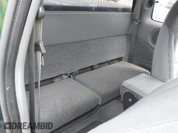 ✅ 1998 Dodge Dakota • VIN: 1B7FL22P7WS615181 • Lot: 42900447. Wystawiony na IAAI z przebiegiem 120 670 mil. Bezpłatny archiwum sprzedaży aukcyjnych z USA i szczegółowy raport historii pojazdu na DreamBid. Zdjęcie 8.