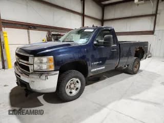 ✅ 2009 Chevrolet Silverado 2500HD Work Truck • VIN: 1GCHK44K59F190307 • Lot: 93268575. Wystawiony na Copart z przebiegiem 112 704 mil. Bezpłatny archiwum sprzedaży aukcyjnych z USA i szczegółowy raport historii pojazdu na DreamBid. Zdjęcie 1.