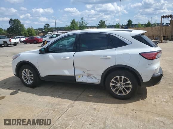 ✅ 2022 Ford Escape SE • VIN: 1FMCU9G68NUC04931 • Lot: 56184765. Listed on Copart with 26,733 mi. Free auction sales archive from the USA and detailed vehicle history report at DreamBid. Image 3.