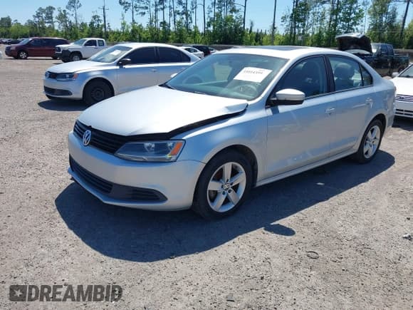 ✅ 2012 Volkswagen Jetta TDI w/Premium • VIN: 3VWLL7AJ9CM014398 • Lot: 42019714. Wystawiony na IAAI z przebiegiem 135 721 mil. Bezpłatny archiwum sprzedaży aukcyjnych z USA i szczegółowy raport historii pojazdu na DreamBid. Zdjęcie 2.