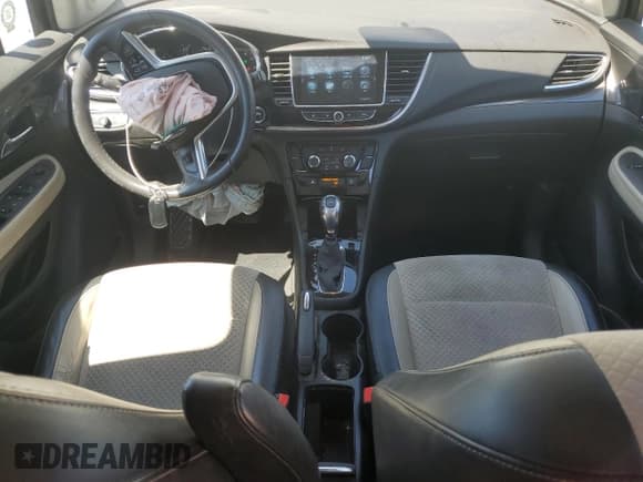 ✅ 2018 Buick Encore Preferred • VIN: KL4CJASB3JB528131 • Lot: 70280055. Wystawiony na Copart z przebiegiem 118 309 mil. Bezpłatny archiwum sprzedaży aukcyjnych z USA i szczegółowy raport historii pojazdu na DreamBid. Zdjęcie 8.