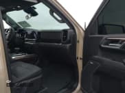 ✅ 2022 Chevrolet Silverado 1500 LT Trail Boss • VIN: 3GCUDFED4NG518510 • Lot: 41190719. Wystawiony na IAAI z przebiegiem 42 517 mil. Bezpłatny archiwum sprzedaży aukcyjnych z USA i szczegółowy raport historii pojazdu na DreamBid. Zdjęcie 5.