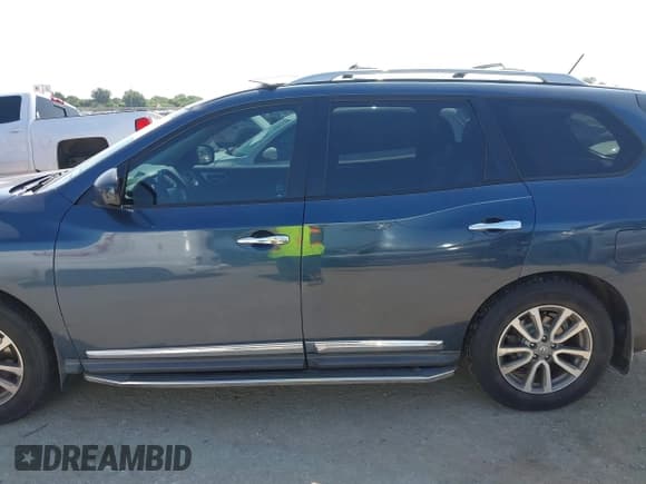 ✅ 2014 Nissan Pathfinder SL • VIN: 5N1AR2MN6EC635611 • Lot: 42763830. Listed on IAAI with 155,584 mi. Free auction sales archive from the USA and detailed vehicle history report at DreamBid. Image 14.