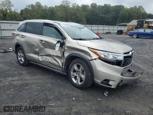 ✅ 2016 Toyota Highlander Limited • VIN: 5TDYKRFH9GS128856 • Лот: 81834325. Опубликован ранее на Copart с пробегом 86 101 миль. Бесплатный доступ к архиву аукционных продаж из США и подробный отчёт об истории автомобиля на DreamBid. Изображение 4.