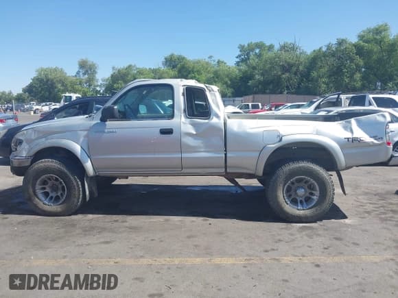 ✅ 2004 Toyota Tacoma • VIN: 5TEWN72NX4Z336533 • Lot: 42536549. Wystawiony na IAAI z przebiegiem 118 245 mil. Bezpłatny archiwum sprzedaży aukcyjnych z USA i szczegółowy raport historii pojazdu na DreamBid. Zdjęcie 14.