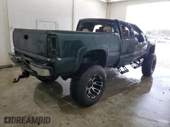 ✅ 2005 Chevrolet Silverado 2500HD LT • VIN: 1GCHK29U55E103598 • Lot: 82179554. Listed on Copart with 237,683 mi. Free auction sales archive from the USA and detailed vehicle history report at DreamBid. Image 3.